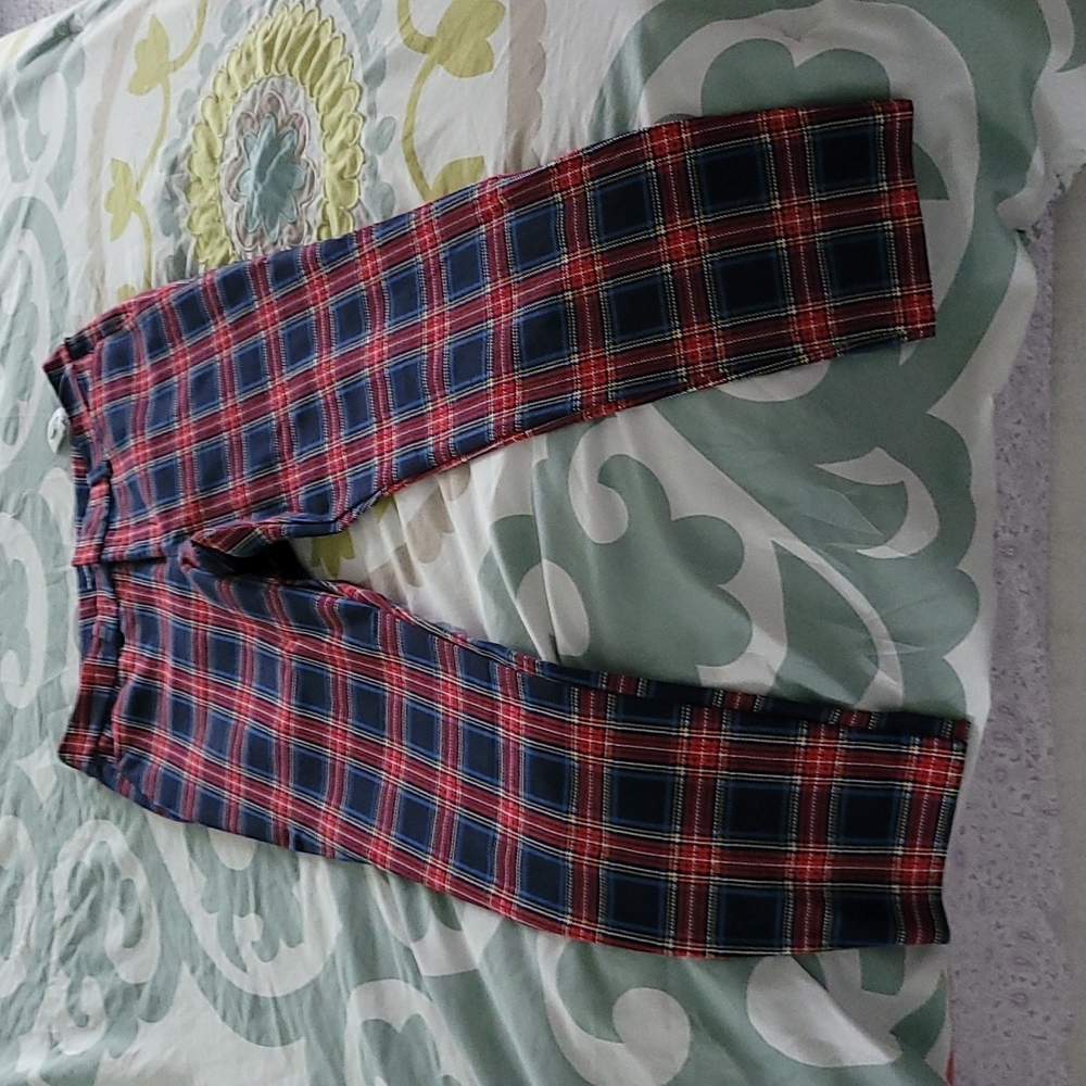 Old Navy Pixie pant- plaid
